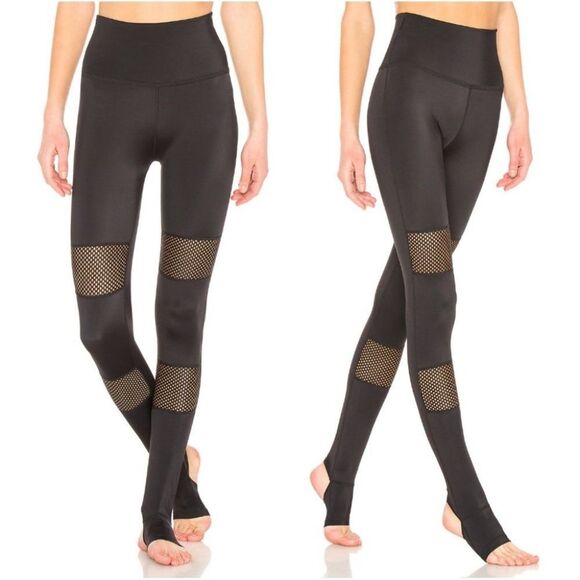 Beyond Yoga Blocked Out High Waisted Stirrup Leggings | Black | Size M | NWT - Picture 1 of 14